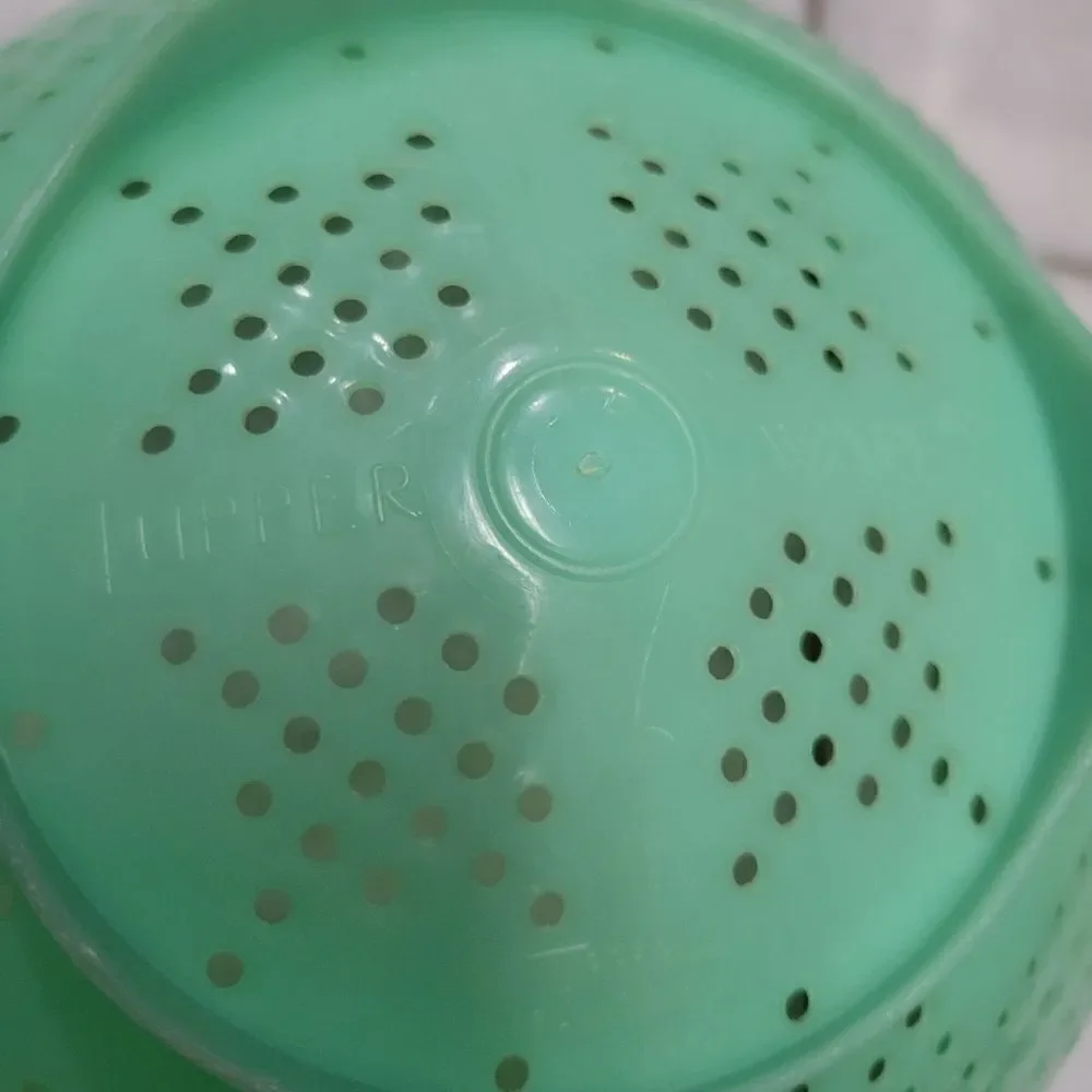 Vintage 3 Quart Tupperware Jadite Green Colander Strainer 339-8